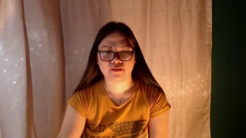 Dimple online show from September 2025 04:32:02 PM