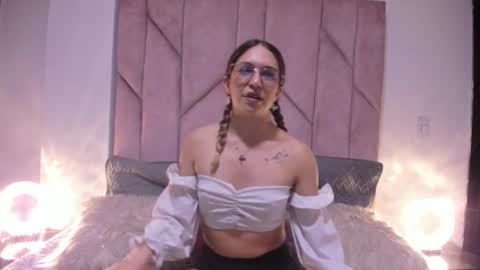 Snapshot of sweet_meelody chatting on September 2025 11:09:02 PM Melody online show from September 2025 11:09:02 PM