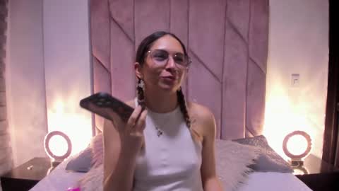 Snapshot of sweet_meelody chatting on September 2025 11:32:02 PM Melody online show from September 2025 11:32:02 PM