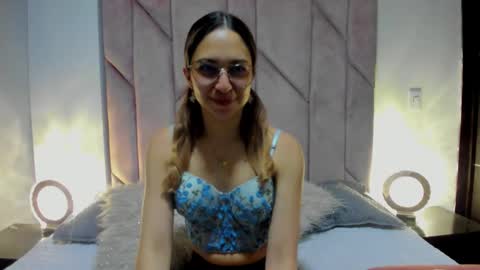 Snapshot of sweet_meelody chatting on September 2025 04:06:01 AM Melody online show from September 2025 04:06:01 AM