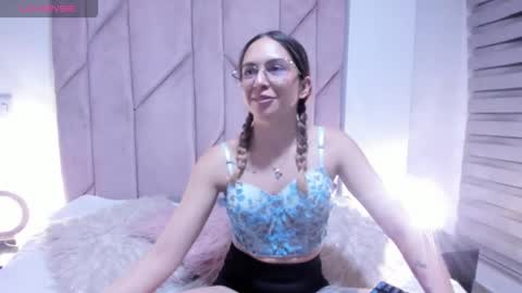 Snapshot of sweet_meelody chatting on October 2025 01:37:01 AM Melody online show from October 2025 01:37:01 AM