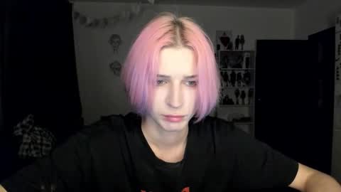 kira online show from October 2025 09:48:01 PM