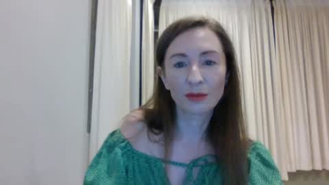 sweet_poeme online show from June 2026 04:02:02 PM