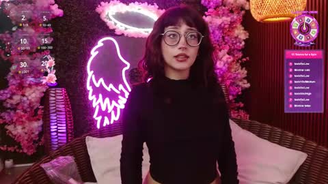 Roxanee online show from January 2026 02:32:02 PM