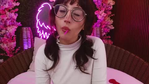 Roxanee online show from January 2026 01:46:01 PM