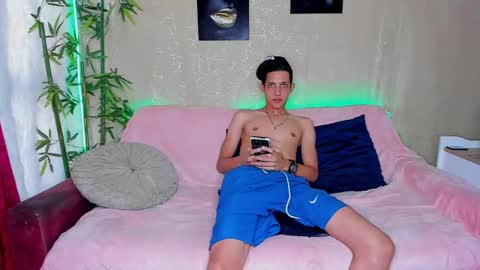 Start 18 year  Noa 19 year online show from February 2025 08:42:01 PM