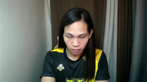 Snapshot of sweet_squirtxxxx chatting on May 2026 10:18:02 PM HI IM MONA AND IM YOUR NEXT WIFE online show from May 2026 10:18:02 PM