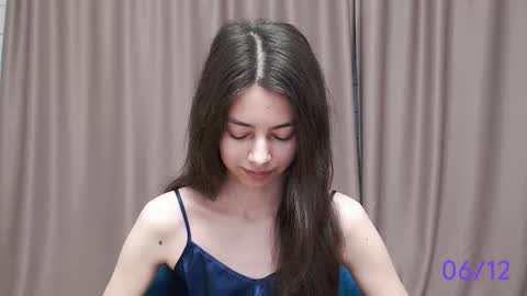 Snapshot of sweet_sweet_angel chatting on December 2024 11:00:01 AM Angel online show from December 2024 11:00:01 AM