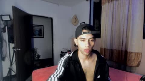 Snapshot of sweet_tippot chatting on January 2025 03:00:02 AM Tippot and Germaine online show from January 2025 03:00:02 AM