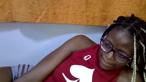 sweet_zarah online show from February 2026 07:54:01 PM