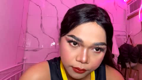 Leith Madrigal online show from November 2025 06:21:01 PM