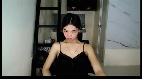 Snapshot of sweetasian_scarlet chatting on July 2026 07:37:01 AM Scarlet online show from July 2026 07:37:01 AM