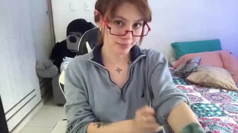 SweetAura0 0  online show from February 2026 05:14:01 PM