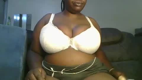Snapshot of sweetbaby46 chatting on January 2025 03:29:02 AM sweetbaby46 online show from January 2025 03:29:02 AM