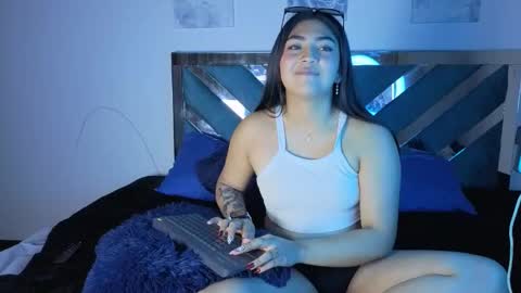 Cinthia online show from October 2025 01:09:01 AM