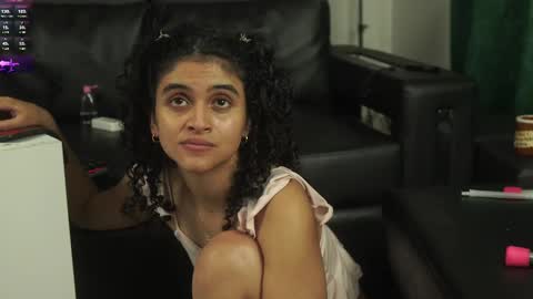 Salom independent model online show from March 2025 07:26:02 AM