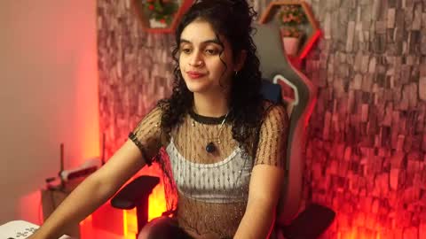 Salom independent model online show from April 2026 01:48:01 AM