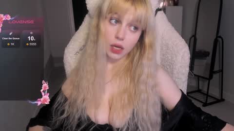 Lisa online show from December 2024 12:19:01 AM