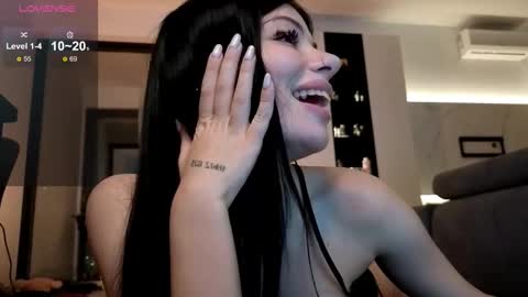 Emma online show from November 2025 08:30:02 PM