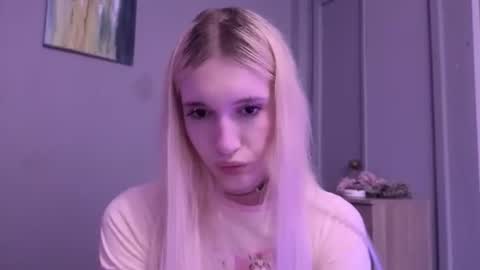 Snapshot of sweetcrystalll chatting on June 2026 03:07:01 AM sweetcrystalll online show from June 2026 03:07:01 AM