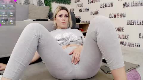 Snapshot of sweetdaiana23 chatting on June 2026 06:53:01 PM Daiana Onlyfans - Blonddaiana online show from June 2026 06:53:01 PM