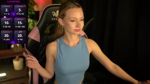 Lina online show from March 2026 04:12:02 PM