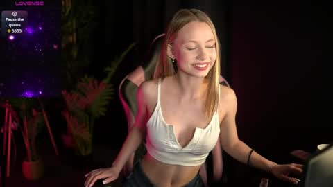 Lina online show from April 2026 04:34:02 PM