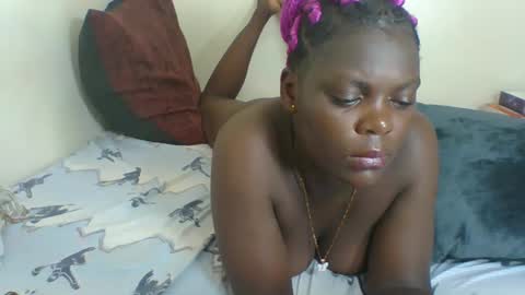 Snapshot of sweetdarkskin chatting on February 2025 09:26:02 PM CLARIS online show from February 2025 09:26:02 PM