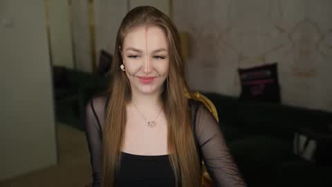 Amelia online show from October 2025 07:37:01 PM