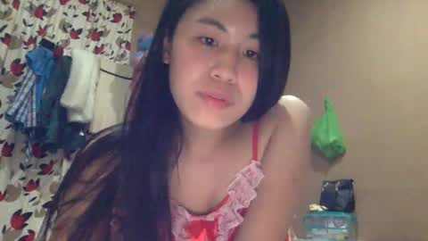 sweetgirllucy24xx online show from April 2026 05:28:01 PM