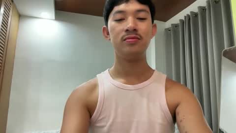 Snapshot of sweetguy102103 chatting on November 2025 12:02:01 AM khrayan online show from November 2025 12:02:01 AM