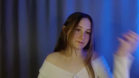 Annie online show from December 2025 08:28:02 PM