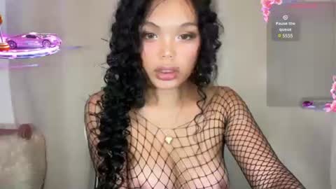 Zaima online show from November 2025 06:20:01 PM