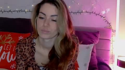 Snapshot of sweetiedarlingxoxox chatting on January 2026 10:25:02 PM Daddy Babby Girl online show from January 2026 10:25:02 PM