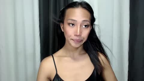 Snapshot of sweetiie_caren chatting on January 2025 12:31:01 AM CAREN online show from January 2025 12:31:01 AM