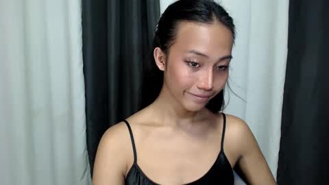 Snapshot of sweetiie_caren chatting on January 2025 03:34:02 AM CAREN online show from January 2025 03:34:02 AM