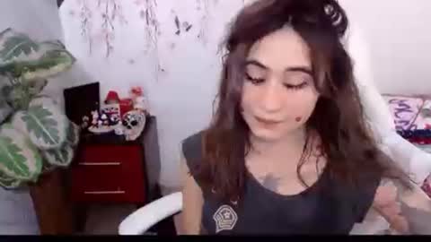 Snapshot of sweetkatik chatting on April 2026 04:37:02 PM karen online show from April 2026 04:37:02 PM
