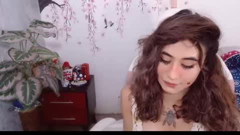 Snapshot of sweetkatik chatting on April 2026 06:13:02 PM karen online show from April 2026 06:13:02 PM