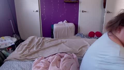 Snapshot of sweetkiitty3 chatting on June 2026 12:00:02 PM Jazzy online show from June 2026 12:00:02 PM