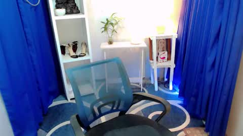 dessiree online show from January 2026 02:06:02 AM