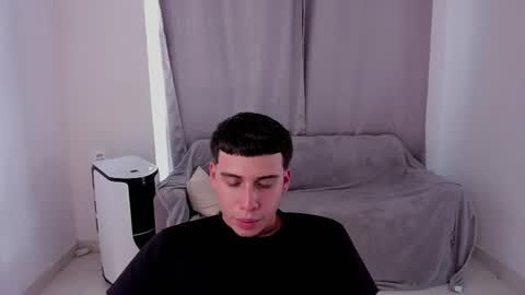 Lian online show from February 2025 10:10:02 PM