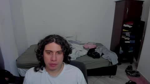 Snapshot of sweetlian_04 chatting on May 2026 01:02:02 AM Lian online show from May 2026 01:02:02 AM
