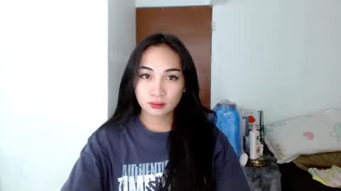 Snapshot of sweetlilly_18 chatting on December 2024 03:55:01 PM Lilly online show from December 2024 03:55:01 PM