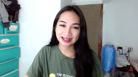 Snapshot of sweetlilly_18 chatting on December 2024 05:25:01 PM Lilly online show from December 2024 05:25:01 PM