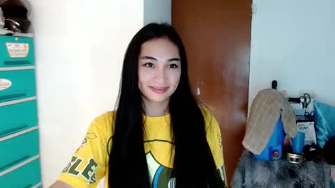 Snapshot of sweetlilly_18 chatting on January 2025 03:20:01 PM Lilly online show from January 2025 03:20:01 PM