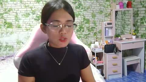 Snapshot of sweetmelyxx chatting on January 2026 10:19:02 AM MELY online show from January 2026 10:19:02 AM