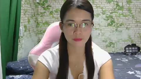 Snapshot of sweetmelyxx chatting on March 2026 11:38:01 AM MELY online show from March 2026 11:38:01 AM