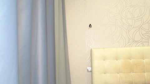 Snapshot of sweetpairfun chatting on March 2025 01:40:01 PM Veronica and Alex online show from March 2025 01:40:01 PM