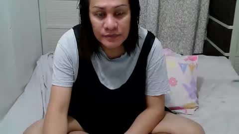 Snapshot of sweetpearlts4u chatting on April 2026 11:07:02 AM sam online show from April 2026 11:07:02 AM