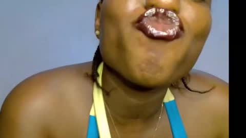 Snapshot of sweetpetitgirl chatting on February 2026 09:38:01 PM LILY BRANDY online show from February 2026 09:38:01 PM